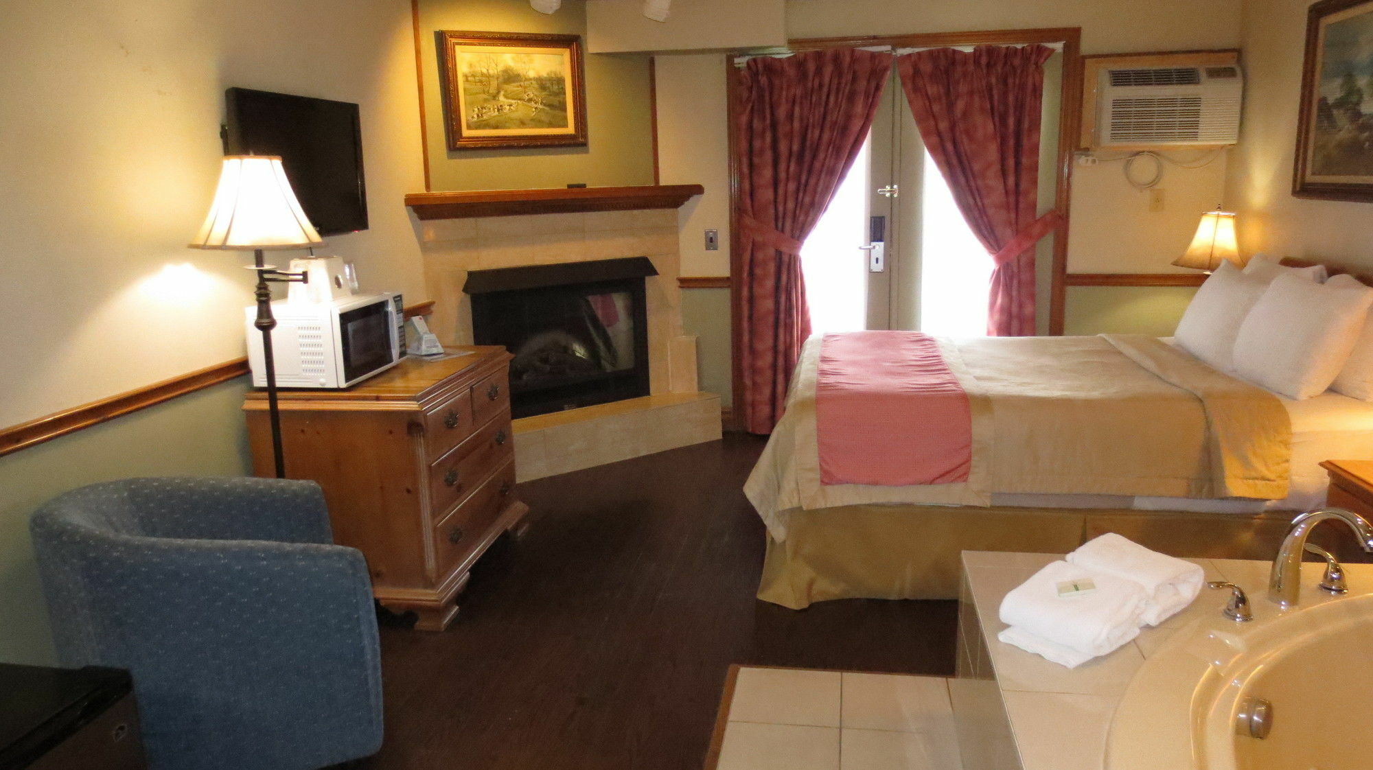 Super 8 By Wyndham Gananoque - Country Squire Resort Eksteriør billede